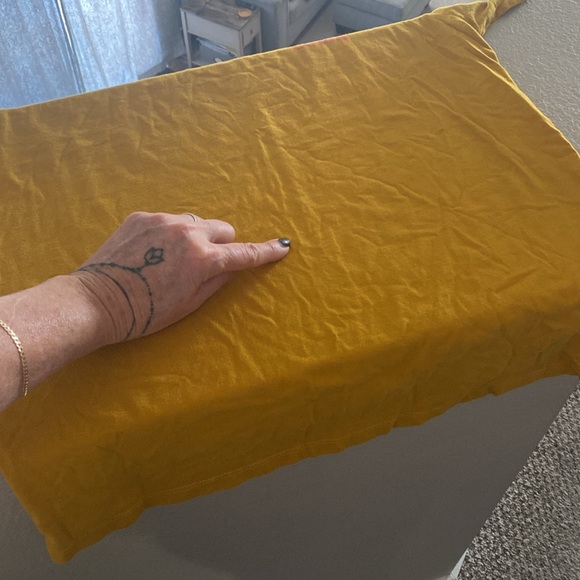 Levi’s size medium T-shirt Tee cute, frog outline, drawing on back and front - Picture 13 of 17